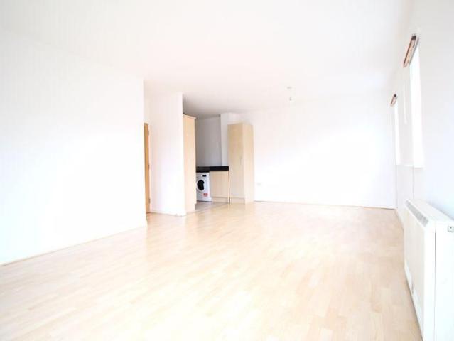 Apartment for rent in Hayes, Greater London