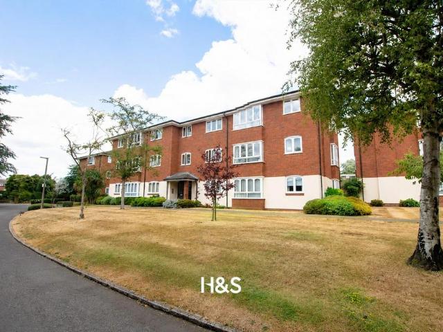 Flat for rent in Elmdon, West Midlands