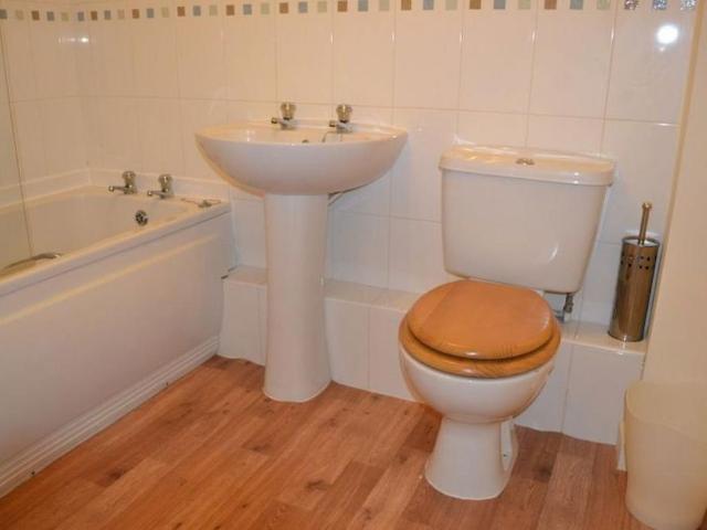 Apartment for rent in Clifton, Haddon