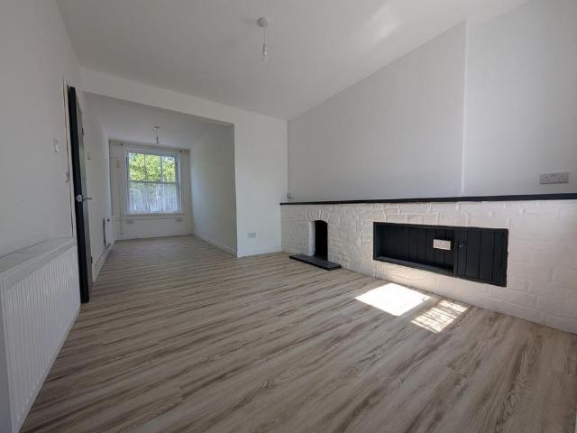 Apartment for rent in Pontyclun, Wales