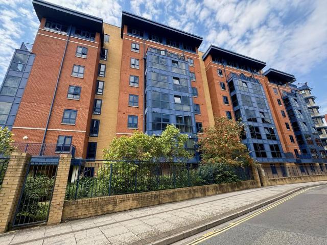 Flat for rent in Ocean Village, City Of Southampton