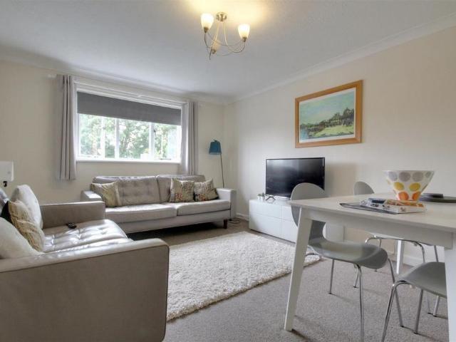 Apartment for rent in Old Milton, Ashurst Bridge