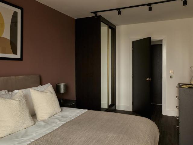 Flat for rent in London Borough of Ealing, Greater London