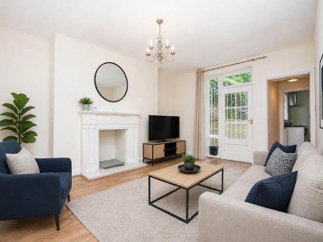 Flat for rent in Golden Valley, Gloucestershire