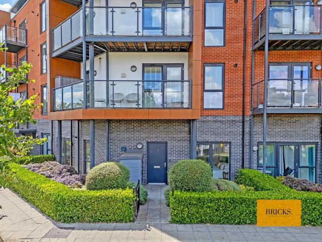 Flat for rent in Harold Wood, Greater London