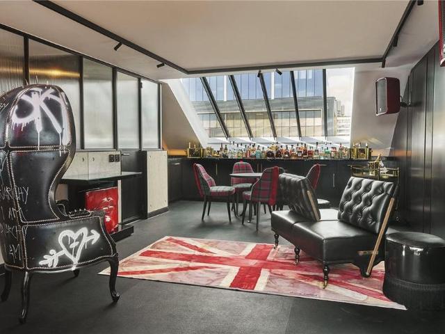 Apartment for rent in Saint Giles, Cat Hill