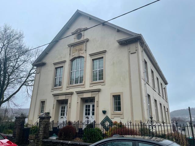 Apartment for rent in Cilybebyll, Pontardawe