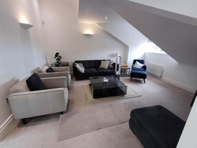 Apartment for rent in Lower Halliford, Surrey