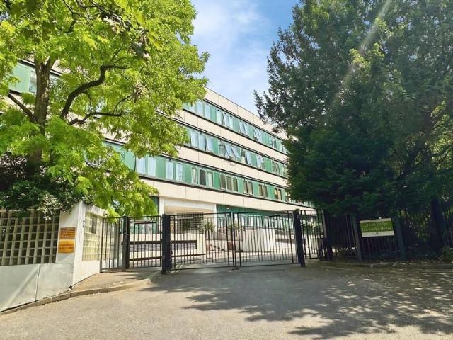 Flat for rent in London Borough of Ealing, Park Royal