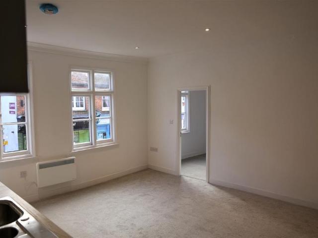 Apartment for rent in Ingatestone and Fryerning, Navestock Side