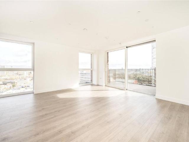 Apartment for rent in Walham Green, Greater London