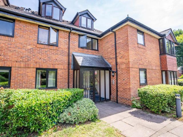 Flat for rent in St Albans, Five Acres