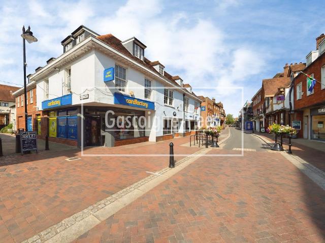 Flat for rent in Holloway Hill, Fole