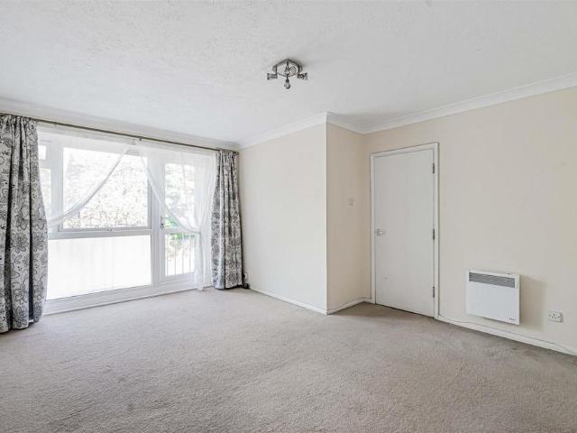 Apartment for rent in Carshalton Beeches, Greater London