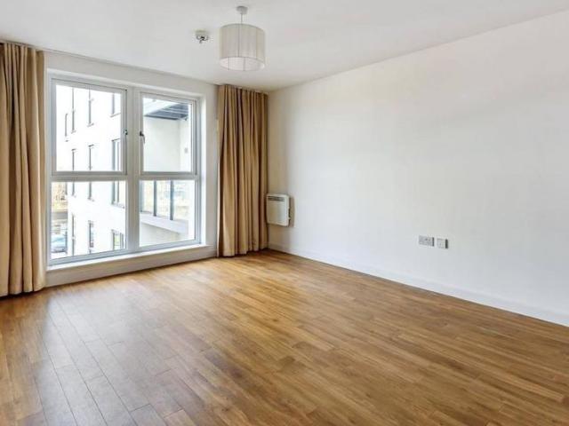 Apartment for rent in Mount Hermon, Woking