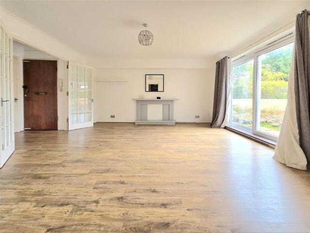Apartment for rent in Ramsden, Greater London
