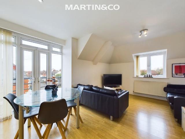 Flat for rent in Row Town, Surrey