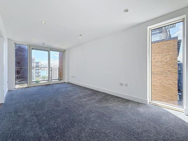Apartment for rent in Cardiff International Sports Village, Falcon Lodge