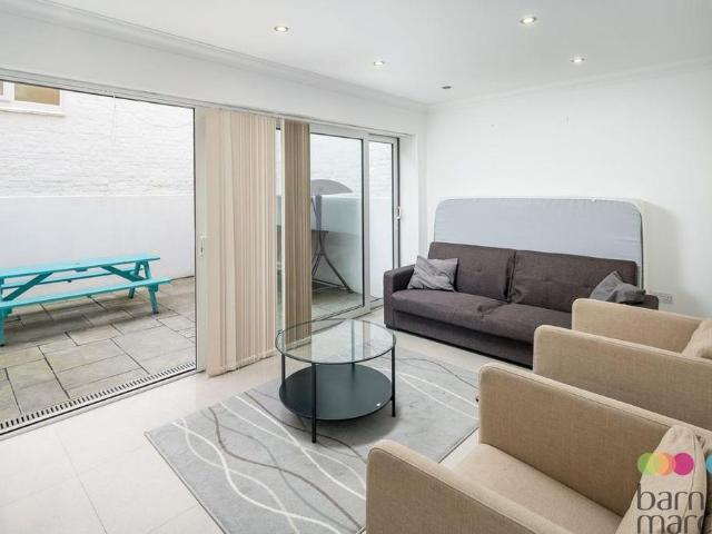 Apartment for rent in Elmfield, Leicestershire