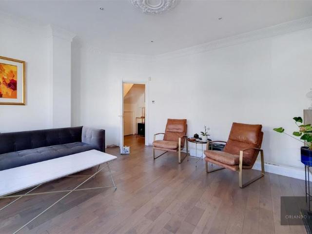 Apartment for rent in Scotch Estate, Greater London