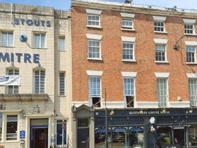 Flat for rent in Calderstones