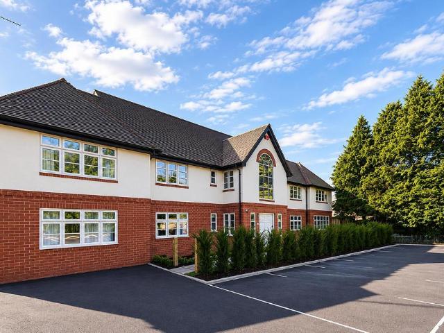 Flat for rent in Green Lane, Gibbet Hill