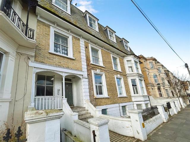 Flat for rent in Cliftonville West, Acol