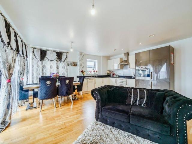 Apartment for rent in Monks Orchard, Kent