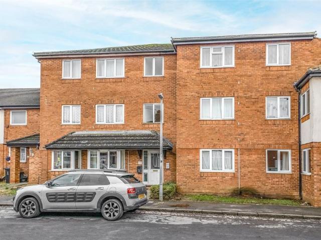 Flat for rent in Churchward, Rodbourne