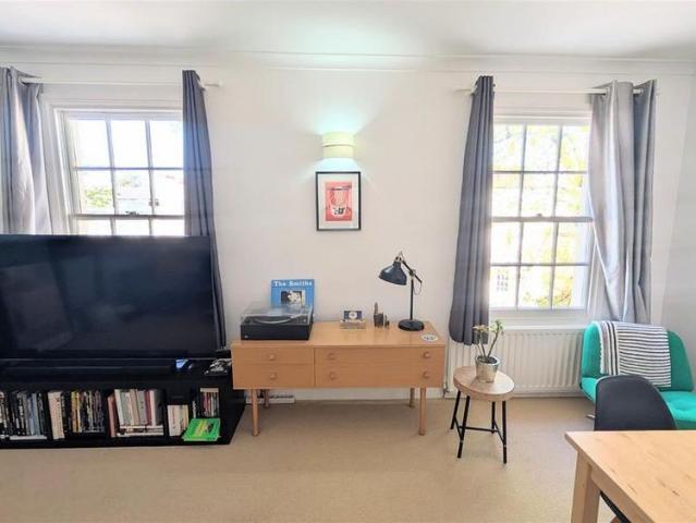 Apartment for rent in Milverton, Green Close