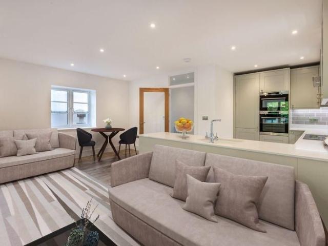 Apartment for rent in Albury, Westborough