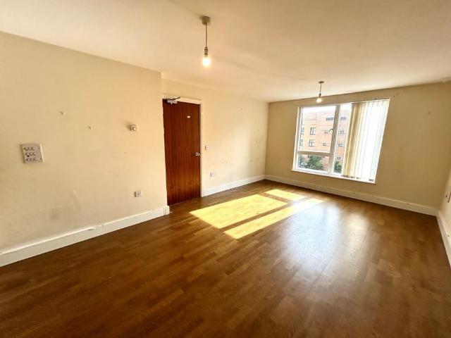 Apartment for rent in Cardiff Bay, Falcon Lodge