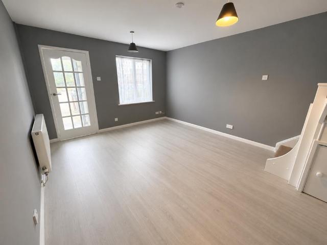Apartment for rent in Woodside Estate, Houghton Regis
