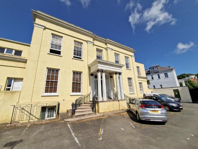 Flat for rent in St Helier