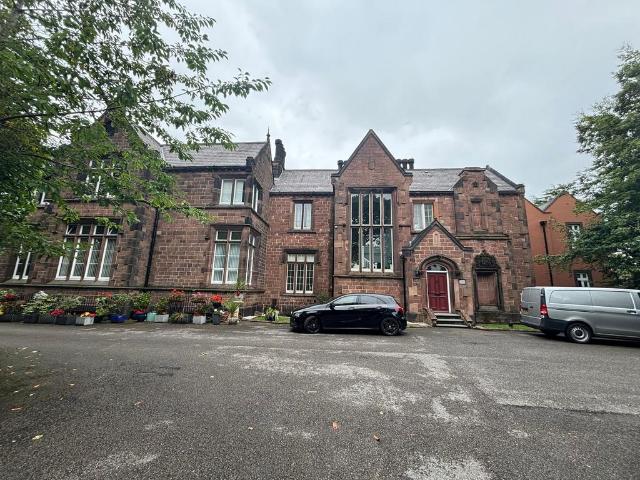 Flat for rent in Sandfield Park, Calderstones