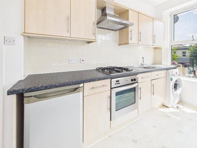 Flat for rent in Strawberry Hill, Greater London