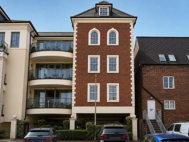 Apartment for rent in The Close, Winchester