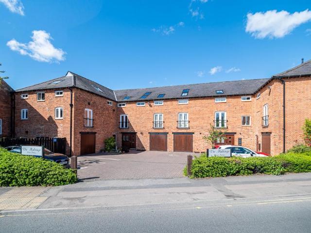 Flat for rent in Stanford On Avon, Leicestershire