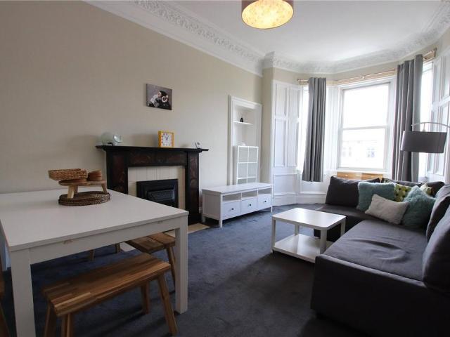 Flat for rent in Hillside, Leith