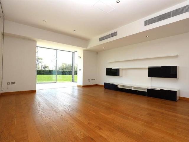 Apartment for rent in Pendoylan, Wales