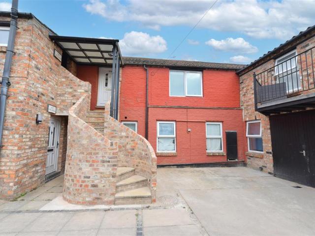 Flat for rent in The Groves, High Field