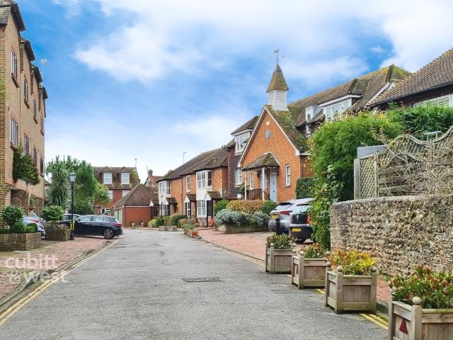Apartment for rent in Arundel, Clapham