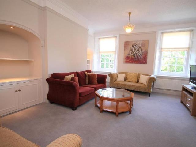 Apartment for rent in Tower Hill, Pachesham Park