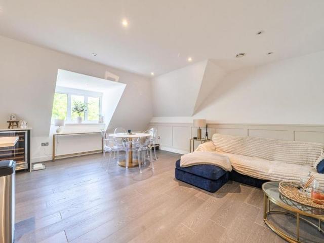 Apartment for rent in Bickley, Greater London