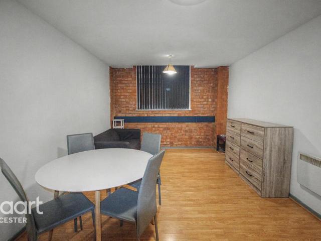 Flat for rent in Bede Island, Old Wharf
