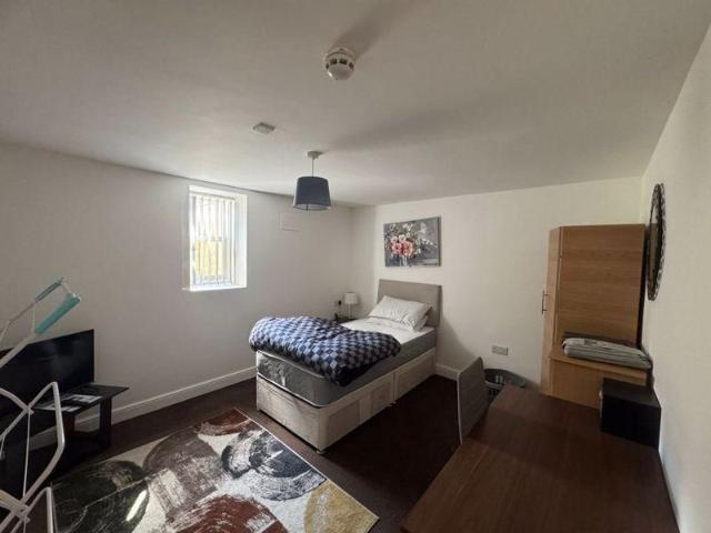 Apartment for rent in Highfields, Huddersfield