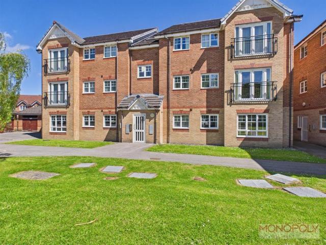 Flat for rent in Tanyfron, Wales