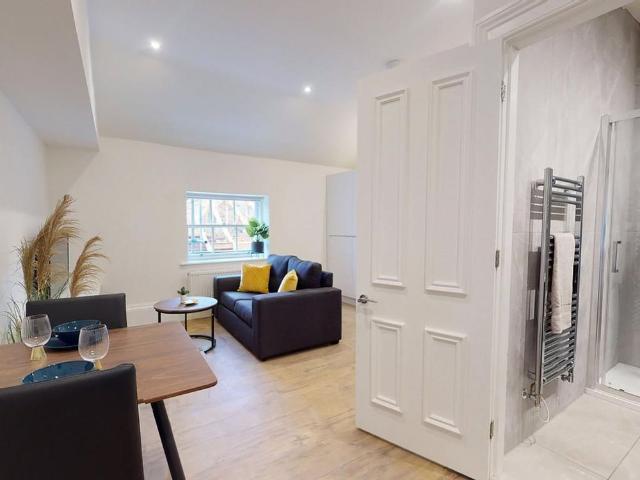 Apartment for rent in Hyde Park, West Yorkshire