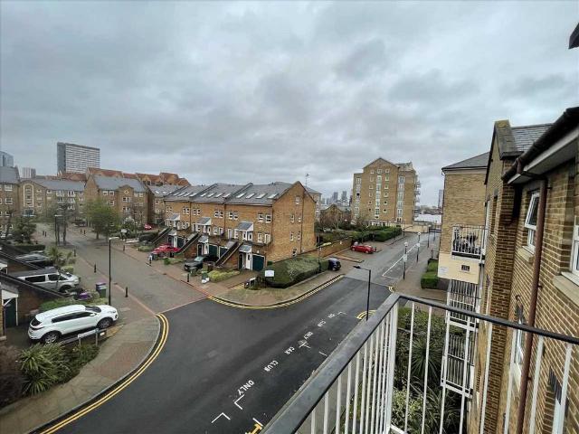 Flat for rent in Isle Of Dogs, Greater London