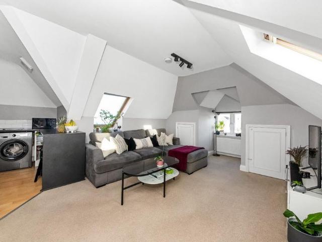 Apartment for rent in London Borough of Croydon, Addiscombe